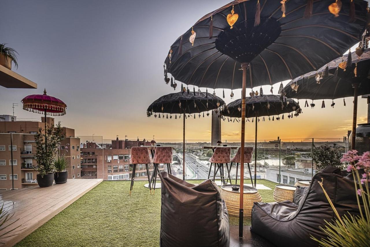 On Suites Sevilla Apartments Designed For Adults מראה חיצוני תמונה