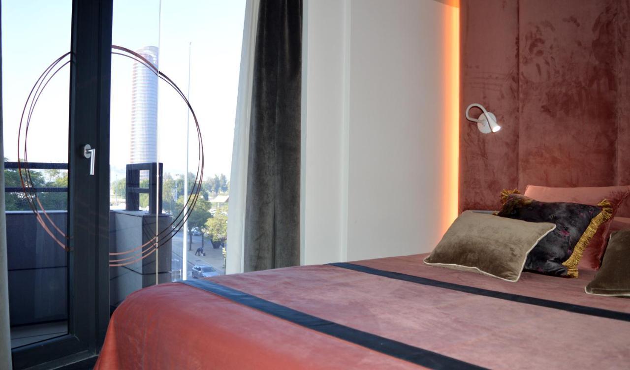 On Suites Sevilla Apartments Designed For Adults מראה חיצוני תמונה
