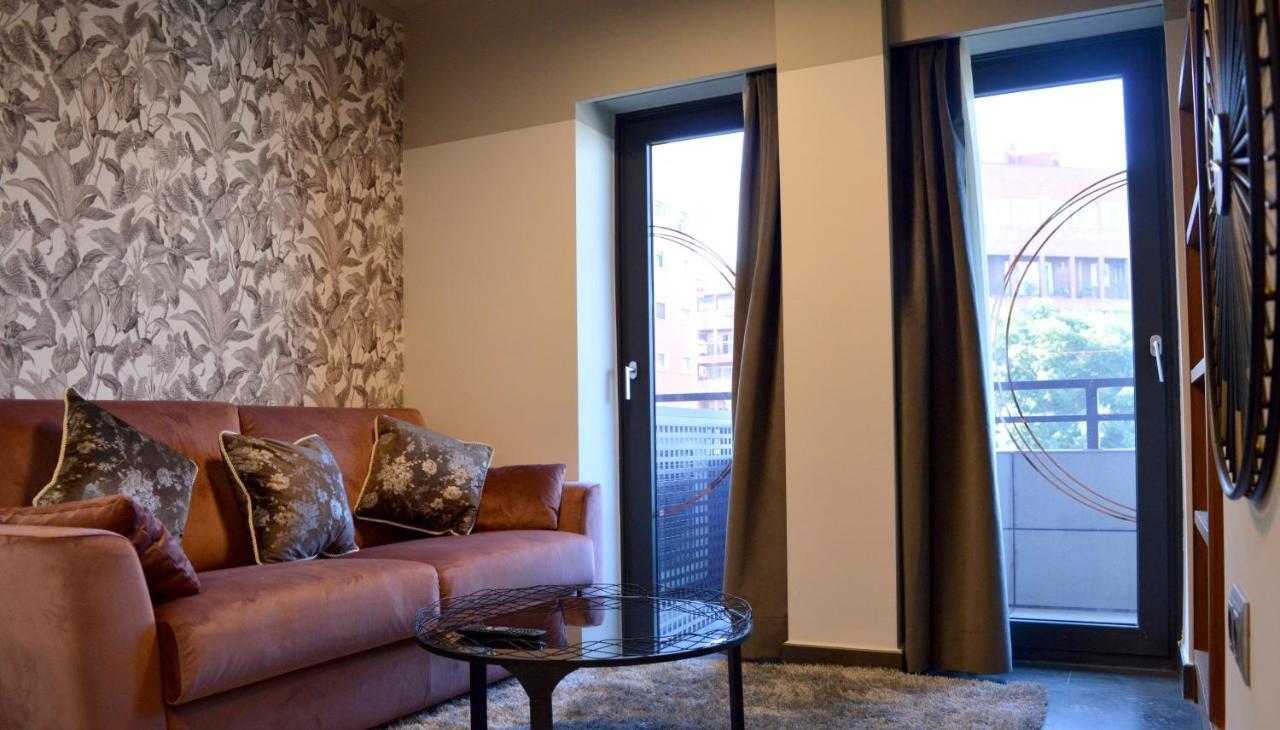 On Suites Sevilla Apartments Designed For Adults מראה חיצוני תמונה